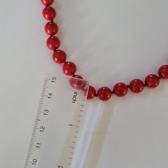 Vintage Red Bead Necklace with Round Beads and Gold Clasp Bold Retro Statement - Picture 4 of 10